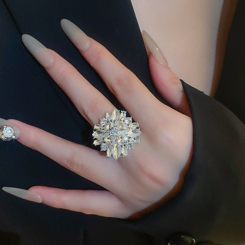 Super sparkling diamond inlaid flower opening ring, women's light luxury niche temperament ring, high-end feel index finger ring