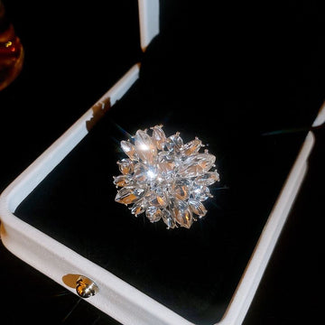 Super sparkling diamond inlaid flower opening ring, women's light luxury niche temperament ring, high-end feel index finger ring