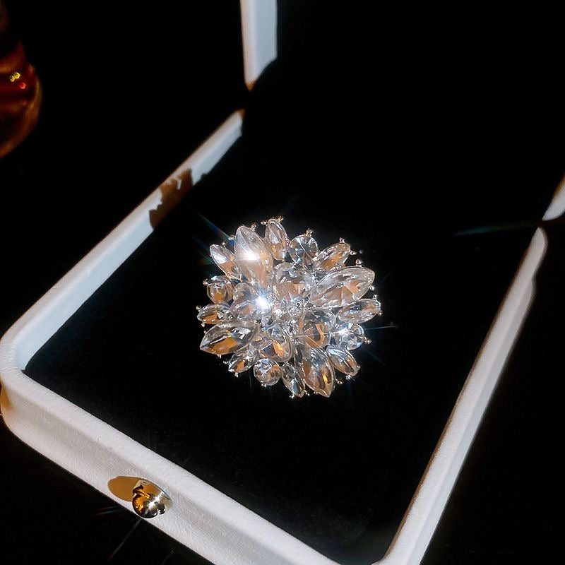 Super sparkling diamond inlaid flower opening ring, women's light luxury niche temperament ring, high-end feel index finger ring