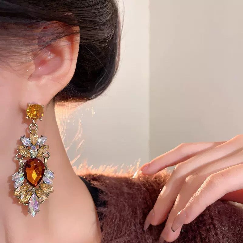 Vintage European and American Instagram style vintage sparkling rhinestone earrings for women, exaggerated heavy industry styles, internet famous earrings and earrings