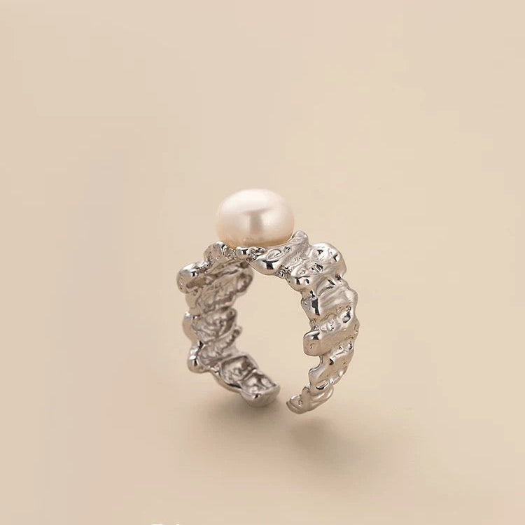 pearl ring，sterling silver pearl ring， baroque pearl ring，  Hermays ring， designer pearl ring， unique pearl ring，  minimalist pearl ring， everyday pearl ring， stackable pearl ring， baroque pearl jewelry， gift for her pearl ring， dainty pearl ring， sterling silver ring women， Hermays  ring